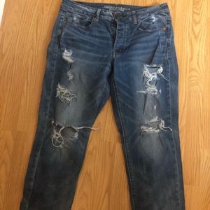 Distressed Tomgirl American Eagle Jeans